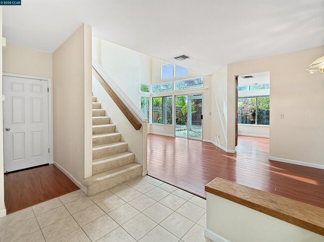 Foto del edificio - 1033 Lakeridge Pl