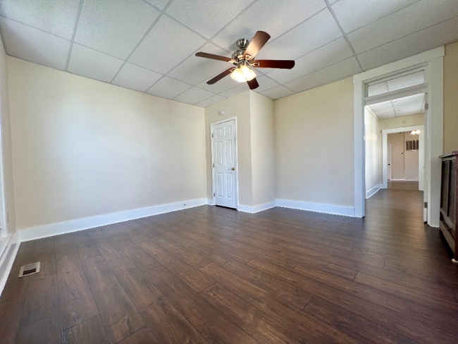 Photo - 1813 E Elm St House