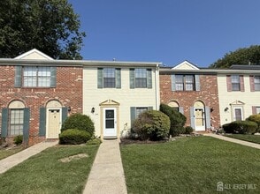 Building Photo - 250 Bromley Pl