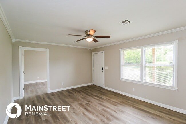 Building Photo - 6509 S McLemore Dr