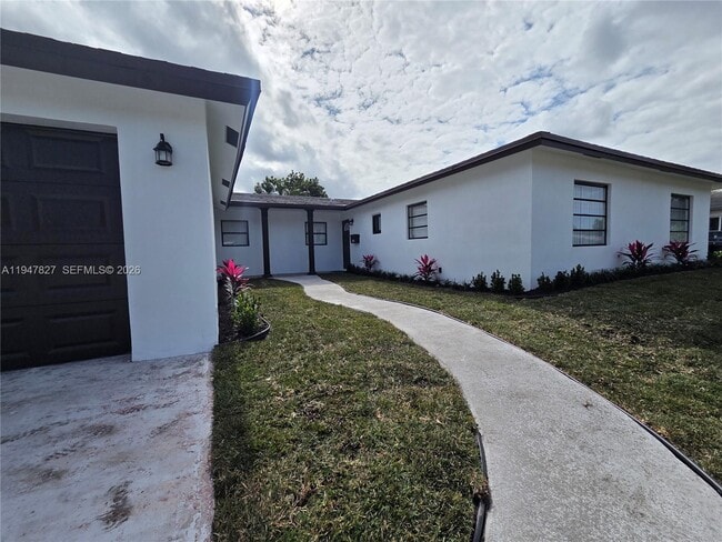 Foto del edificio - 4360 NW 13th Ct