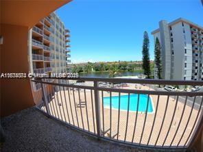 Foto del edificio - 2025 NE 164th St