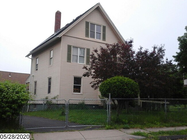 Front of House - 326 Bellevue St