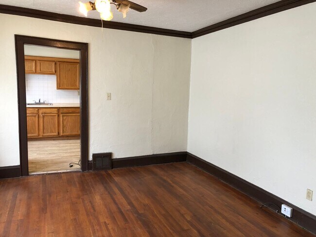 Foto del edificio - 4913 E 85th St