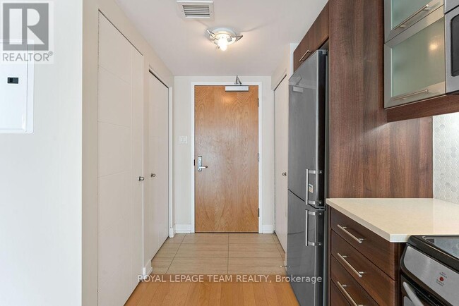 Photo du bâtiment - 40 Nepean St