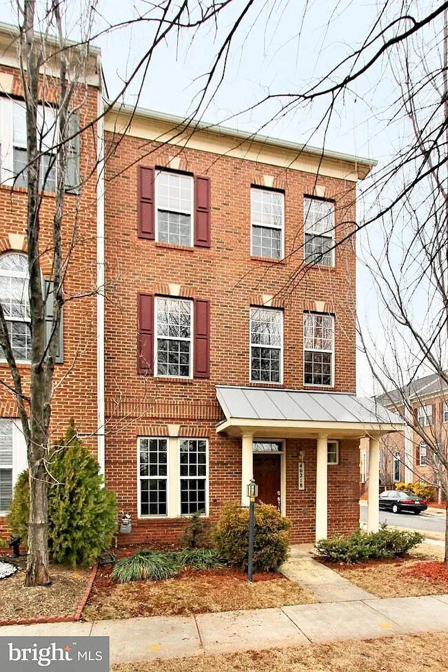 Building Photo - 46218 Walpole Ter