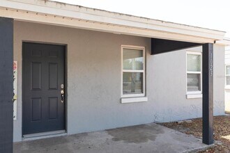 Building Photo - 1019 2nd St SE