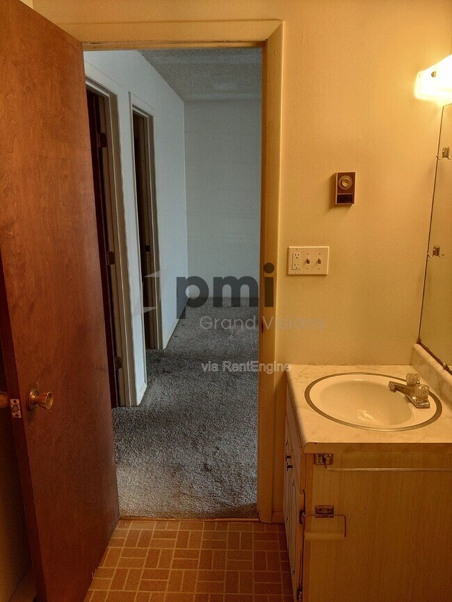 Building Photo - 1305 18th St