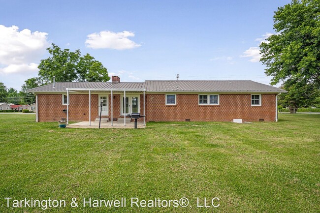 Building Photo - 3 br, 2.5 bath House - 660 West Main Street