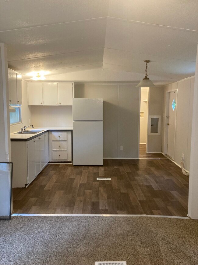 Building Photo - Zelma