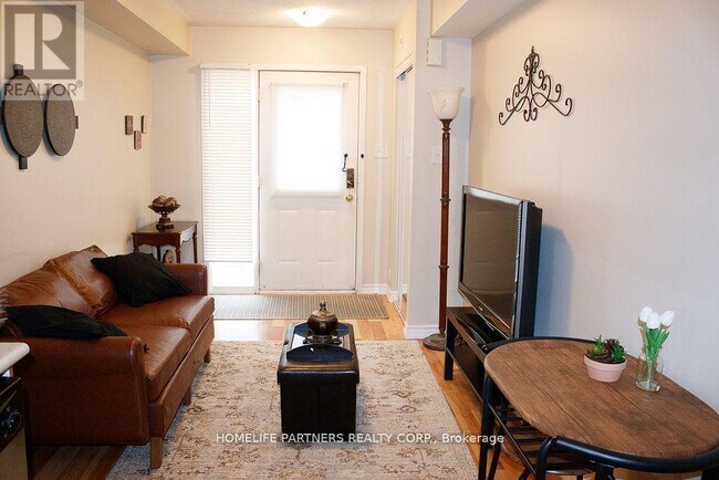 Photo du bâtiment - 2275 Bur Oak Ave