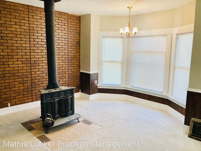 Foto del edificio - 2 br, 1 bath House - 430 W 7th St.