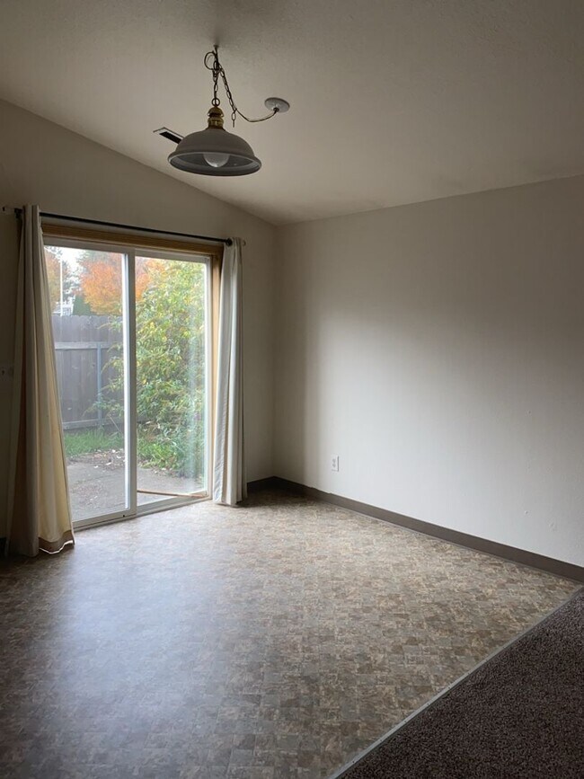 Foto del edificio - 809 SE 135th Ct