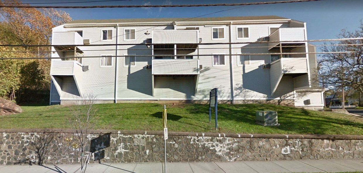 Primary Photo - Warwick Heights Condominiums