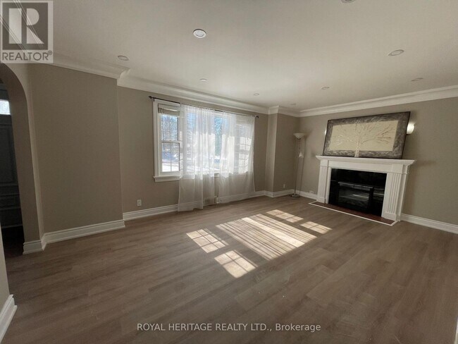 Photo du bâtiment - 1052 King St E