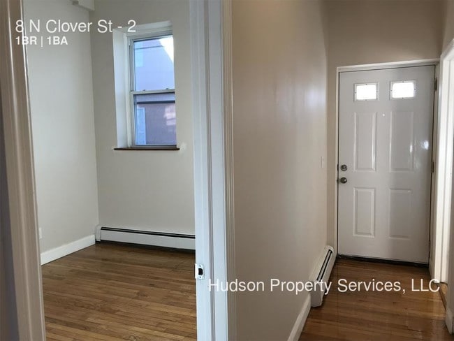 Building Photo - 8 N Clover St