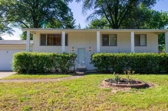 Building Photo - 10 Gary Glen Dr