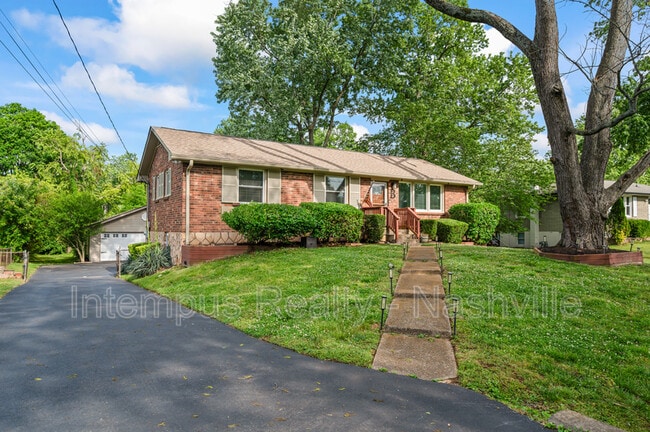 Photo - 7020 Bonnamere Dr House
