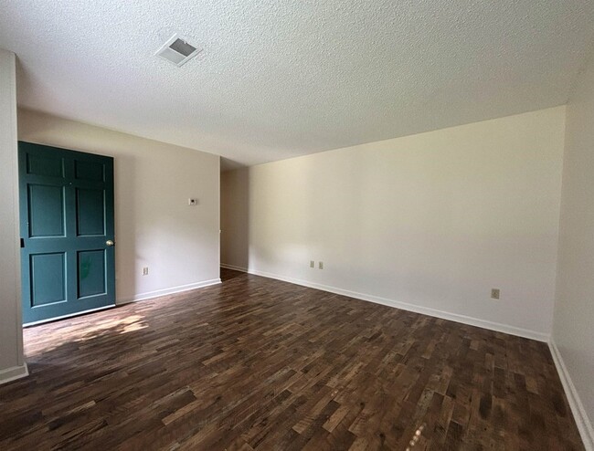 Photo - 1153 Verlington Drive Unit House