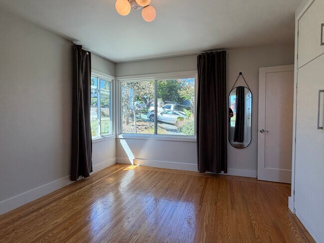 Foto del edificio - 2574 Oliver Ave