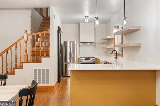 Kitchen - 119 Green Bower Trl