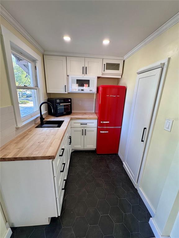 Foto del edificio - 622 Earle Ave N