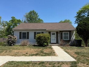 Building Photo - 725 Ridge Rd