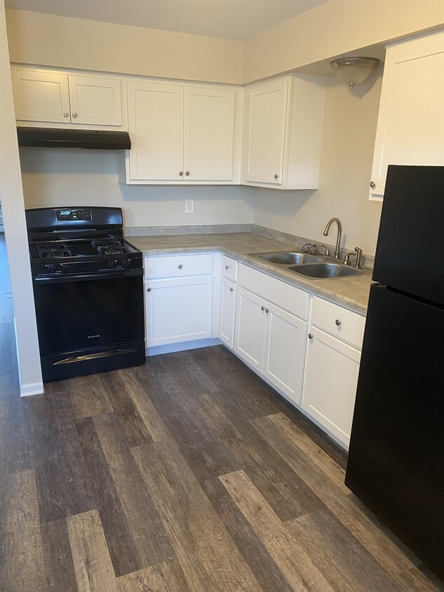 3030 W Iona Terrace, Milwaukee, WI 53221 House Rental in Milwaukee