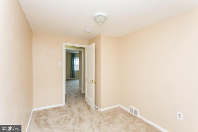 Building Photo - 707 S Penn St