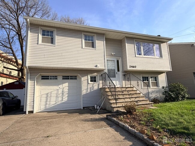 Foto del edificio - 2460 Woodbridge Ave
