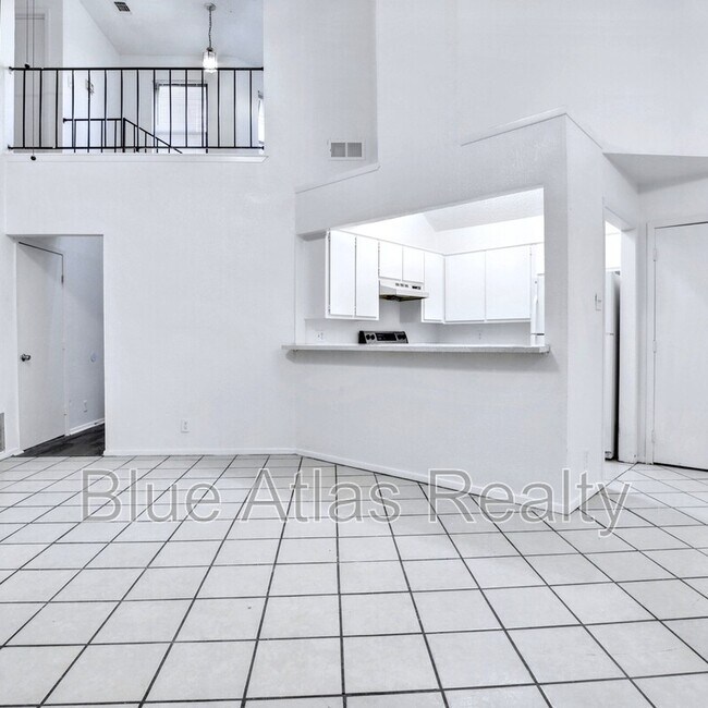Foto del edificio - 1705 La Salle Dr