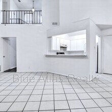 Building Photo - 1705 La Salle Dr