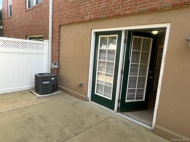 Building Photo - 380 Montauk Hwy