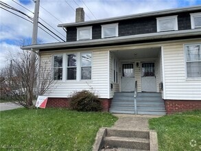 Building Photo - 301 Roslyn Ave NW