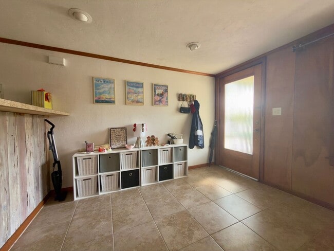 Building Photo - C1122 Woodbury Row