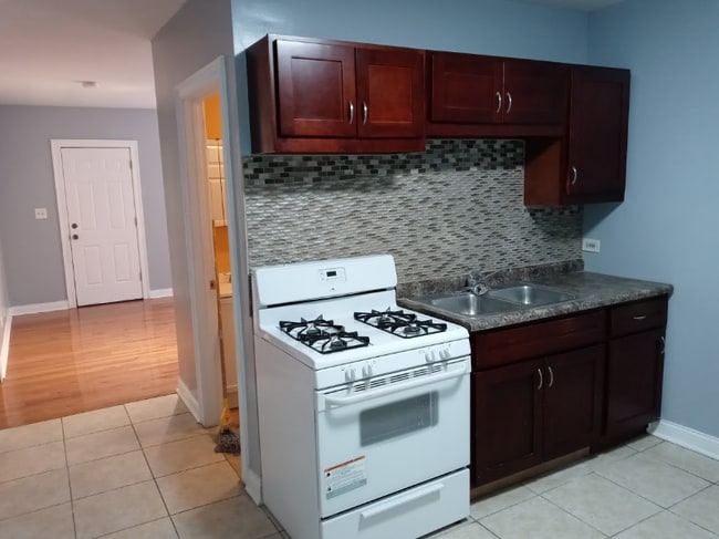 Foto del edificio - 353 E Kensington Ave