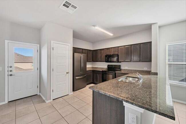 Foto del edificio - 1202 Garland Rd