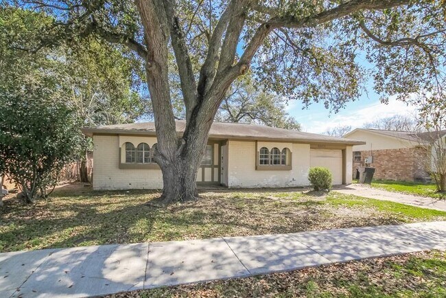 Building Photo - 11747 Murr Way