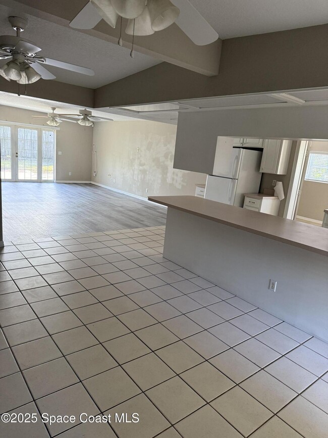 Building Photo - 895 Delano Rd