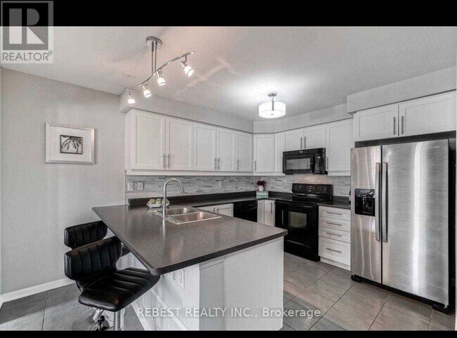 Building Photo - 7 Reichert Ct