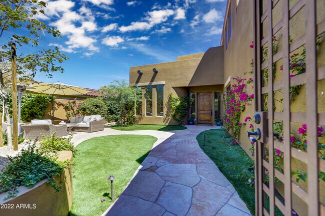 Building Photo - 7440 E Calle Primera Vista