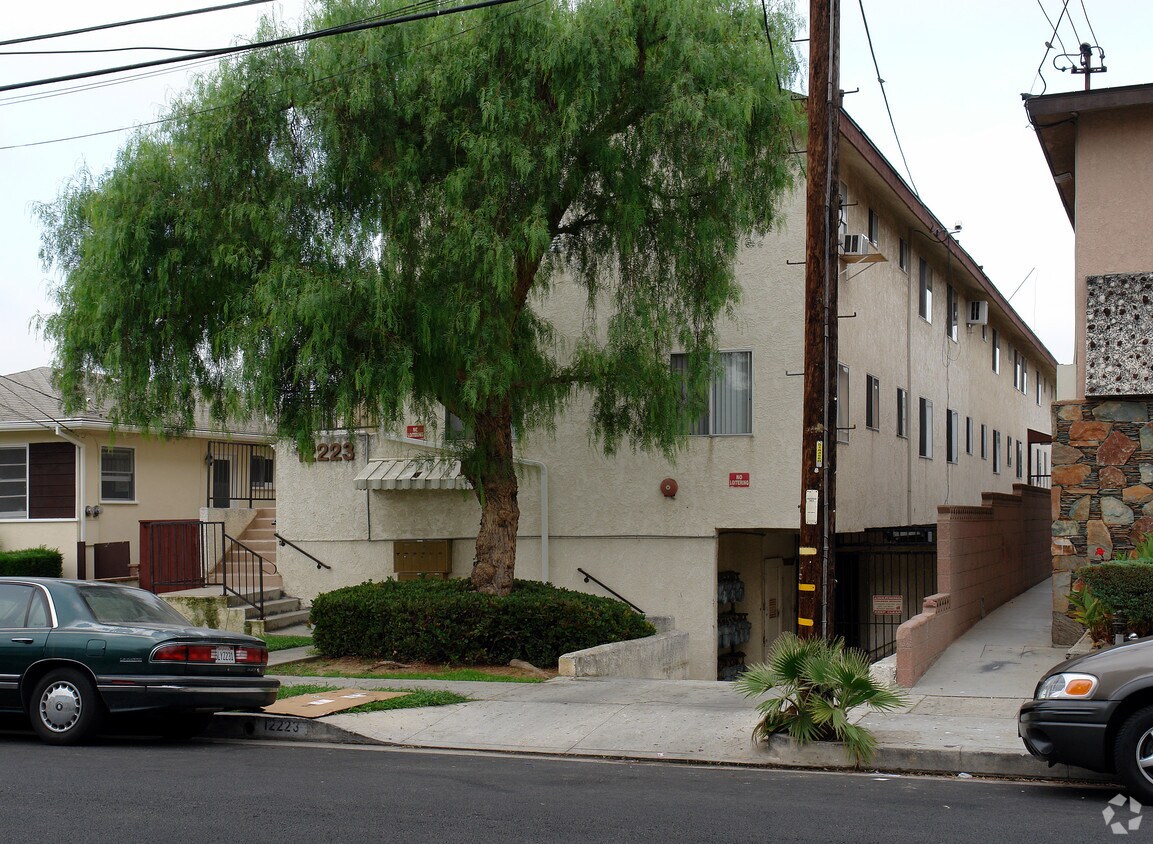 12223 Grevillea Ave, Hawthorne, CA 90250 Apartments in Hawthorne, CA