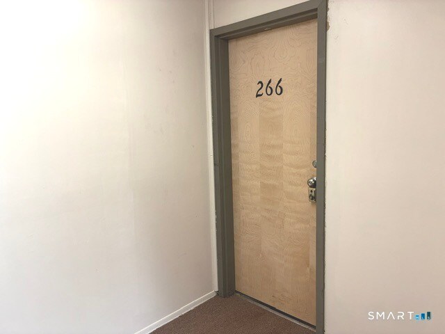 Foto del edificio - 266 Burgundy Hill Ln