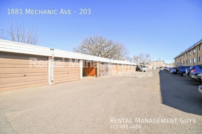 Building Photo - 1881 Mechanic Ave
