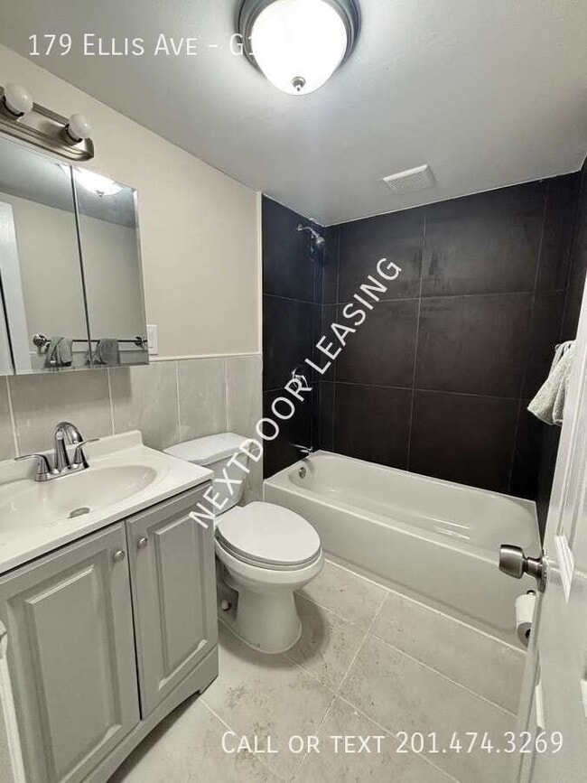 Foto del edificio - 179 Ellis Ave