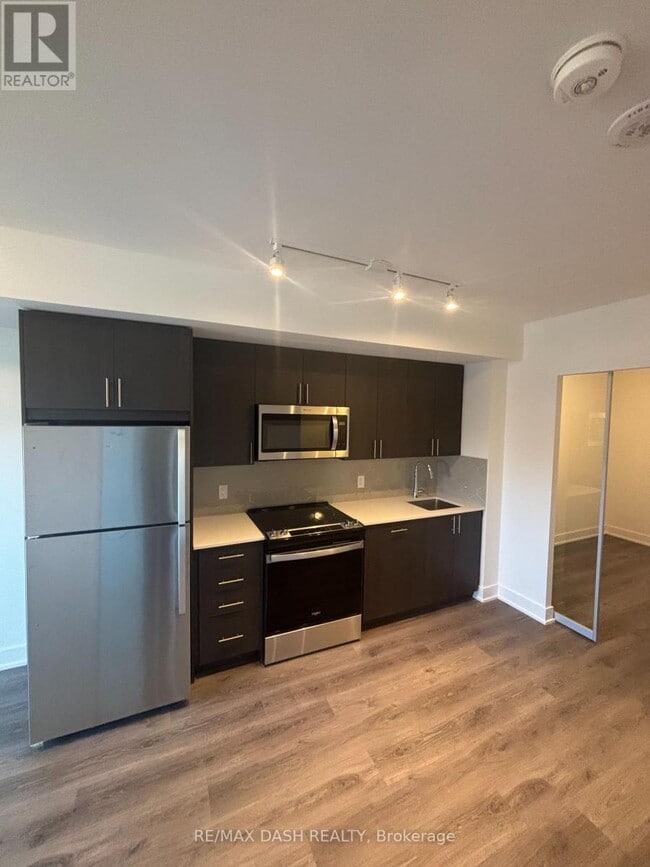 Photo du bâtiment - 2545-2545 Simcoe St N