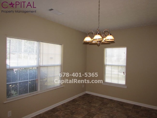 Building Photo - 4062 Robin Cir