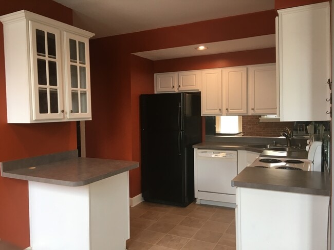 Building Photo - 1577 Parsons Pl