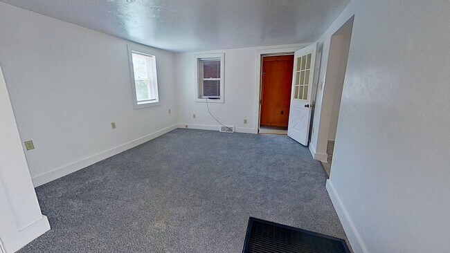 Building Photo - Single Family Home