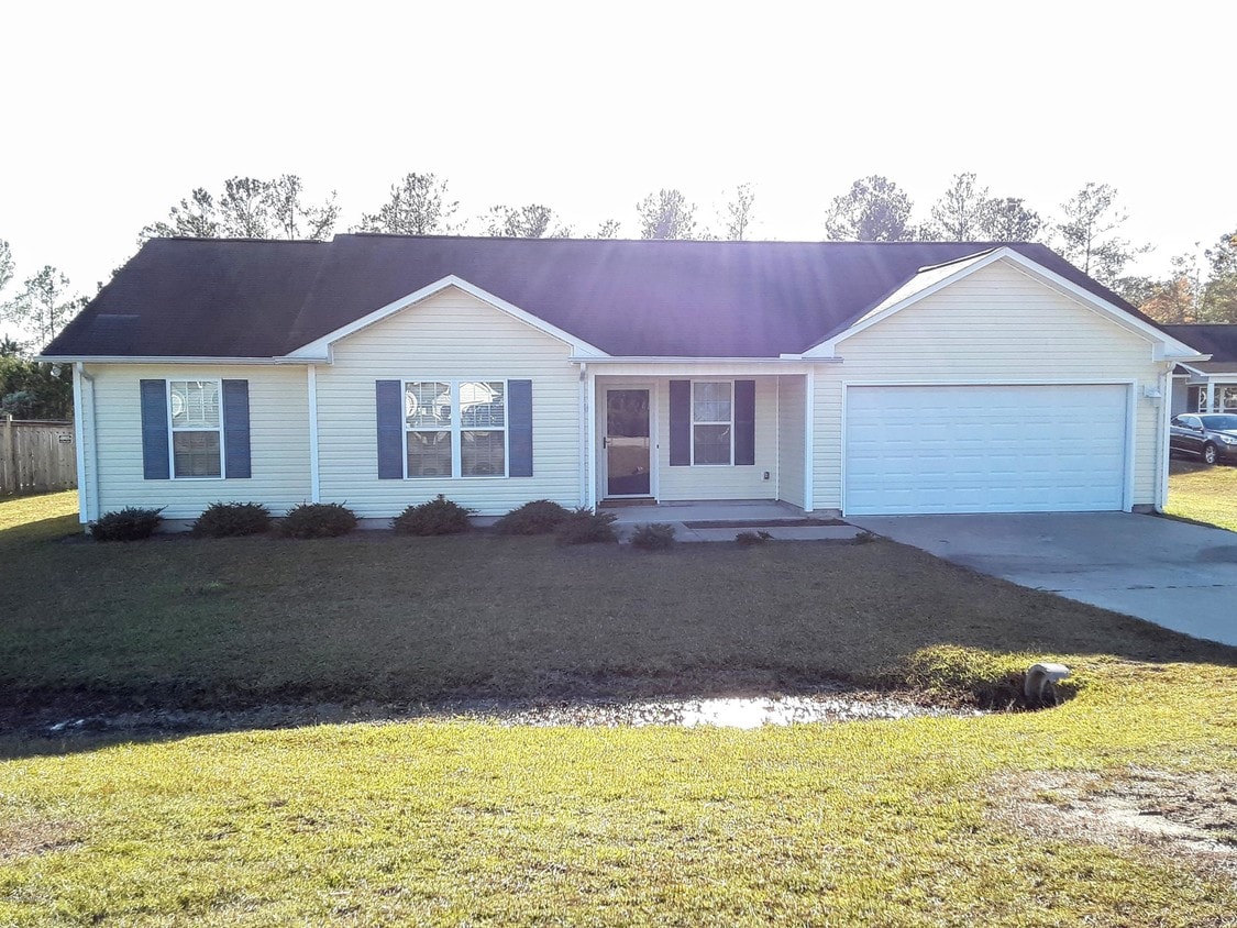 184 Ashbury Park Ln, Richlands, NC 28574 House Rental in Richlands